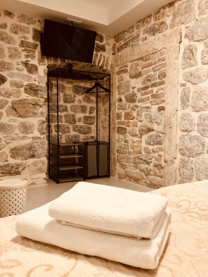 Guesthouse Giraffe ドンヤ・ラストヴァ エクステリア 写真