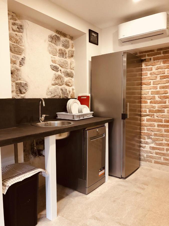 Guesthouse Giraffe ドンヤ・ラストヴァ エクステリア 写真