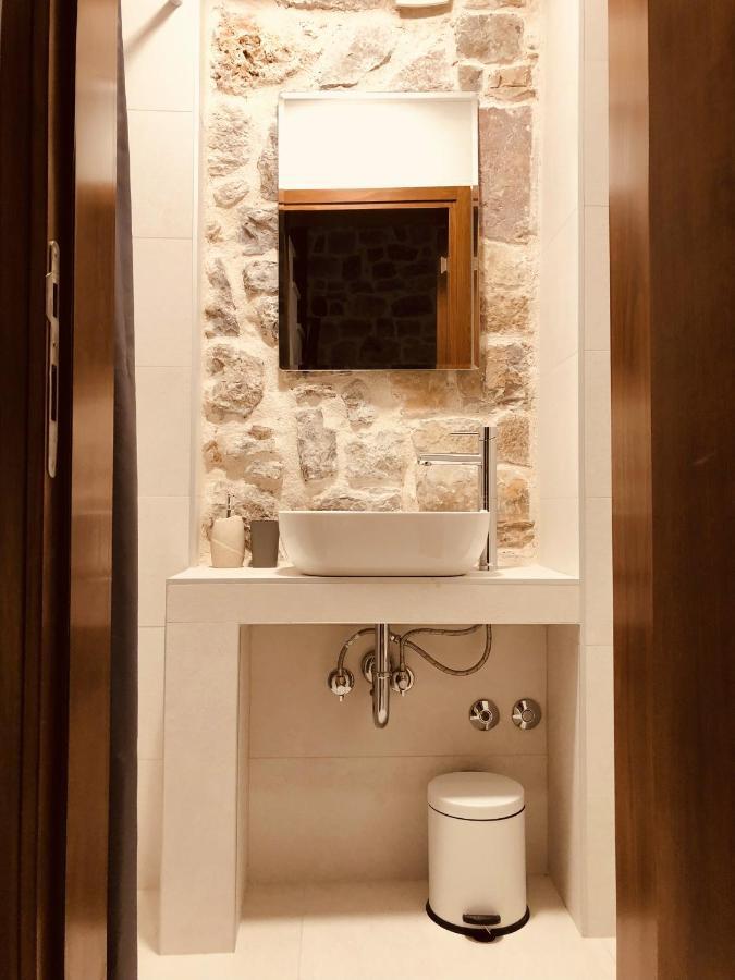 Guesthouse Giraffe ドンヤ・ラストヴァ エクステリア 写真